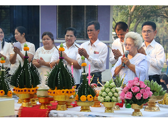 พิธีบวงสรวงพ่อขุนรามคำแหงมหาราชและพระแม่ย่า (องค์จำลอง)
